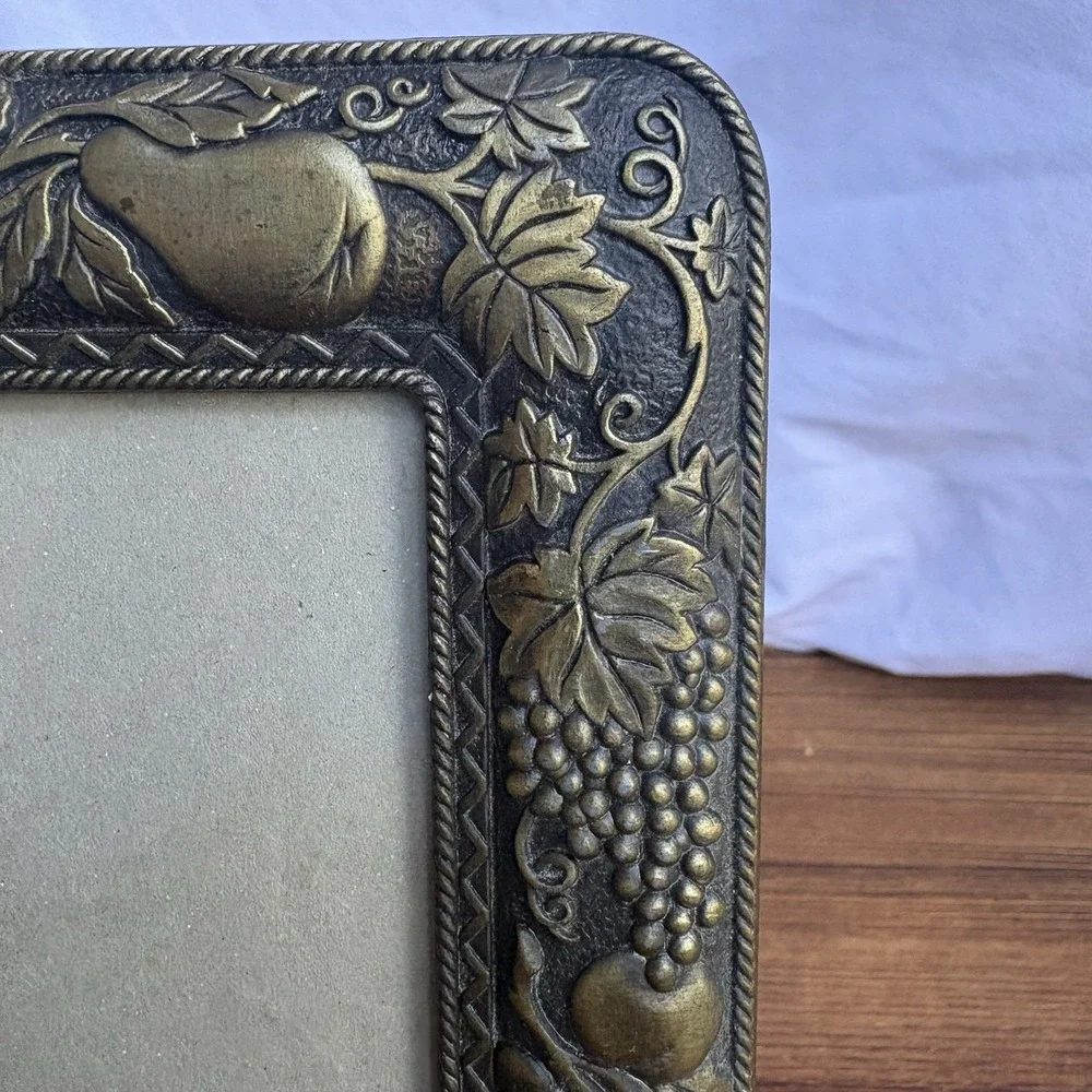 Hallmark Embossed Brass Tone Photo Frame Fruit‎ Grapevine Motif Vintage Heavy